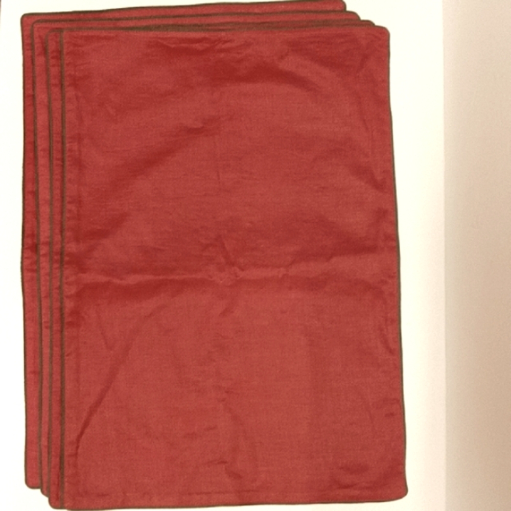 L'Objet Linen Placemats Set of 4 - Red w/ Green Piping